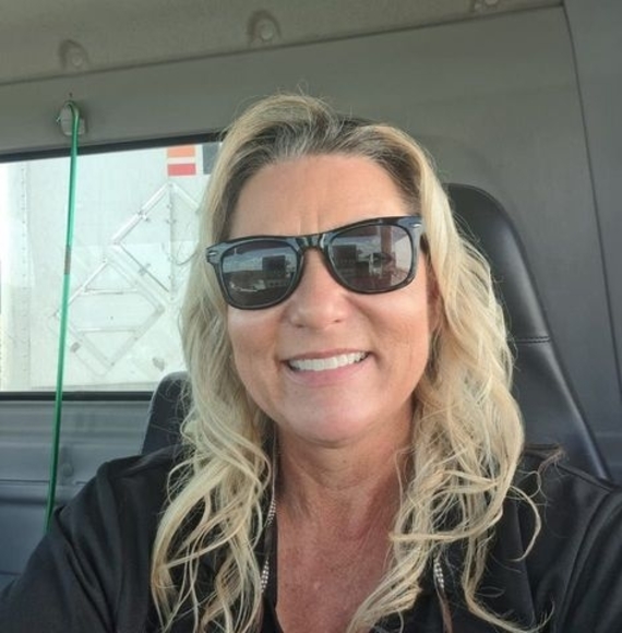 Meet your Posher, Jessica - Picture 1 of 1